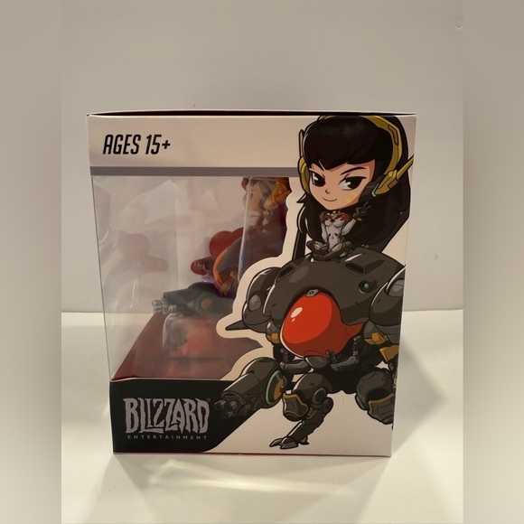U.C.C. Distributing Overwatch D.VA Carbon Fiber with Meka Figurine NWT - Picture 3 of 6